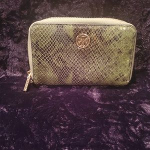 Tory Burch wallet